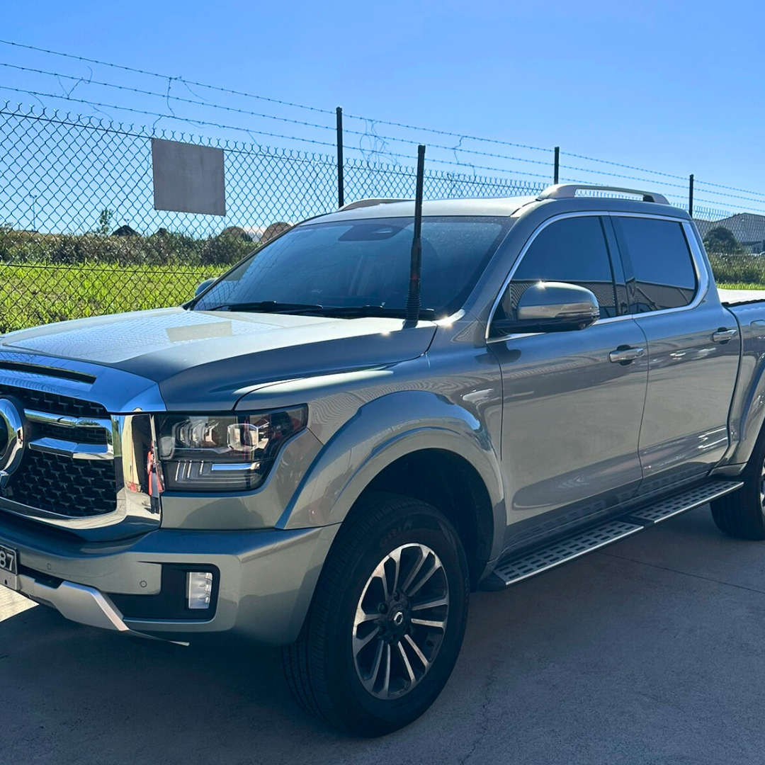 2024-2025 GWM Cannon Alpha Bonnet Hinge UHF Antenna Bracket