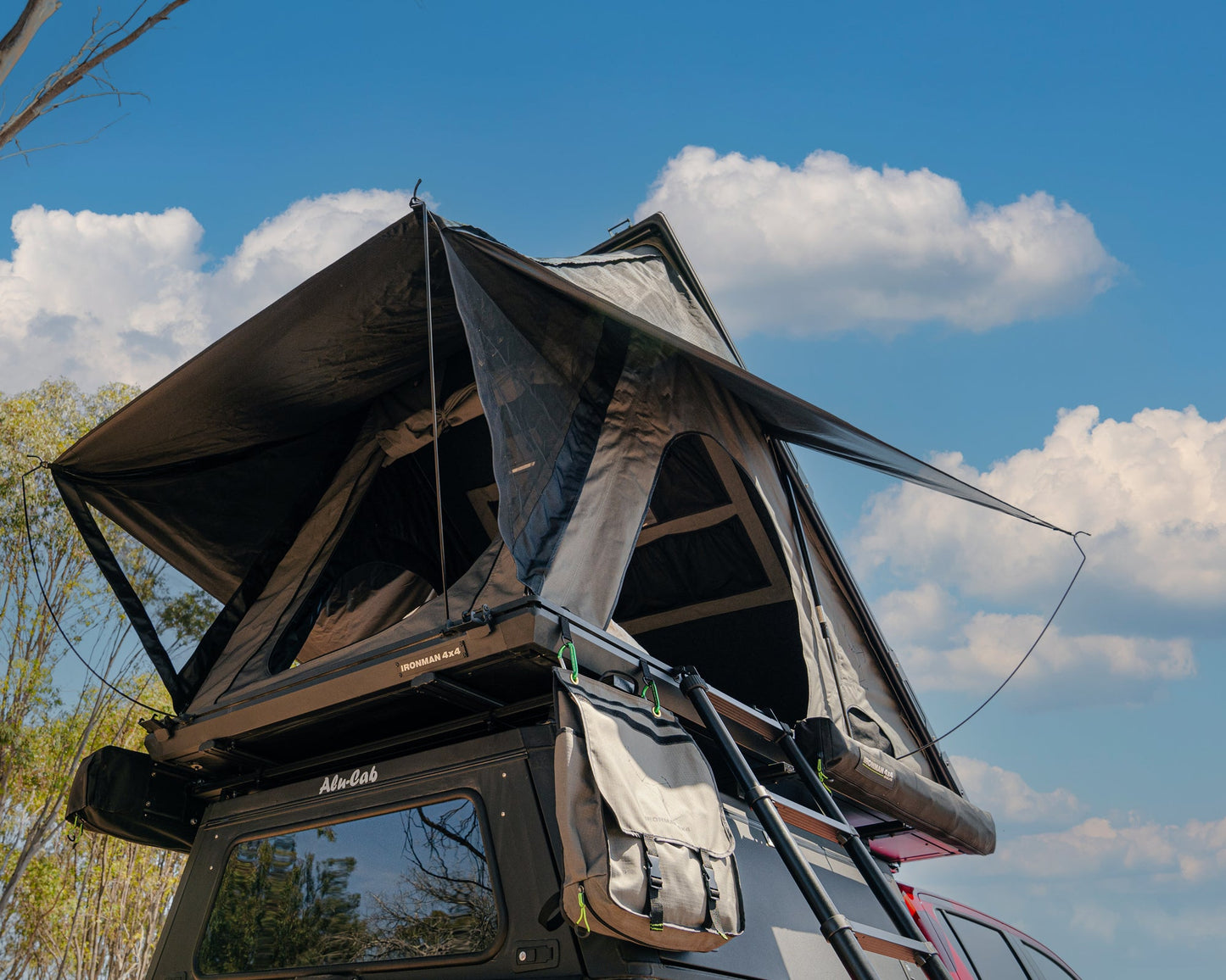 Orion 1400 - Aluminium Hardshell Rooftop Tent