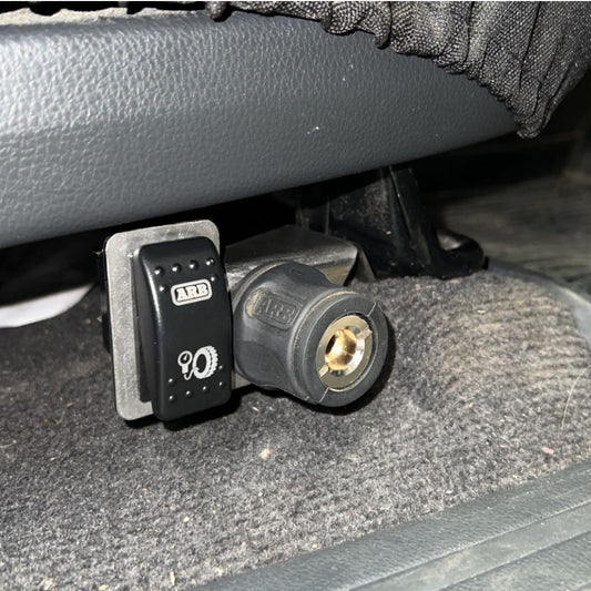 2015-2022 Mitsubishi Triton MQ-MR Air/Switch Outlet Kit