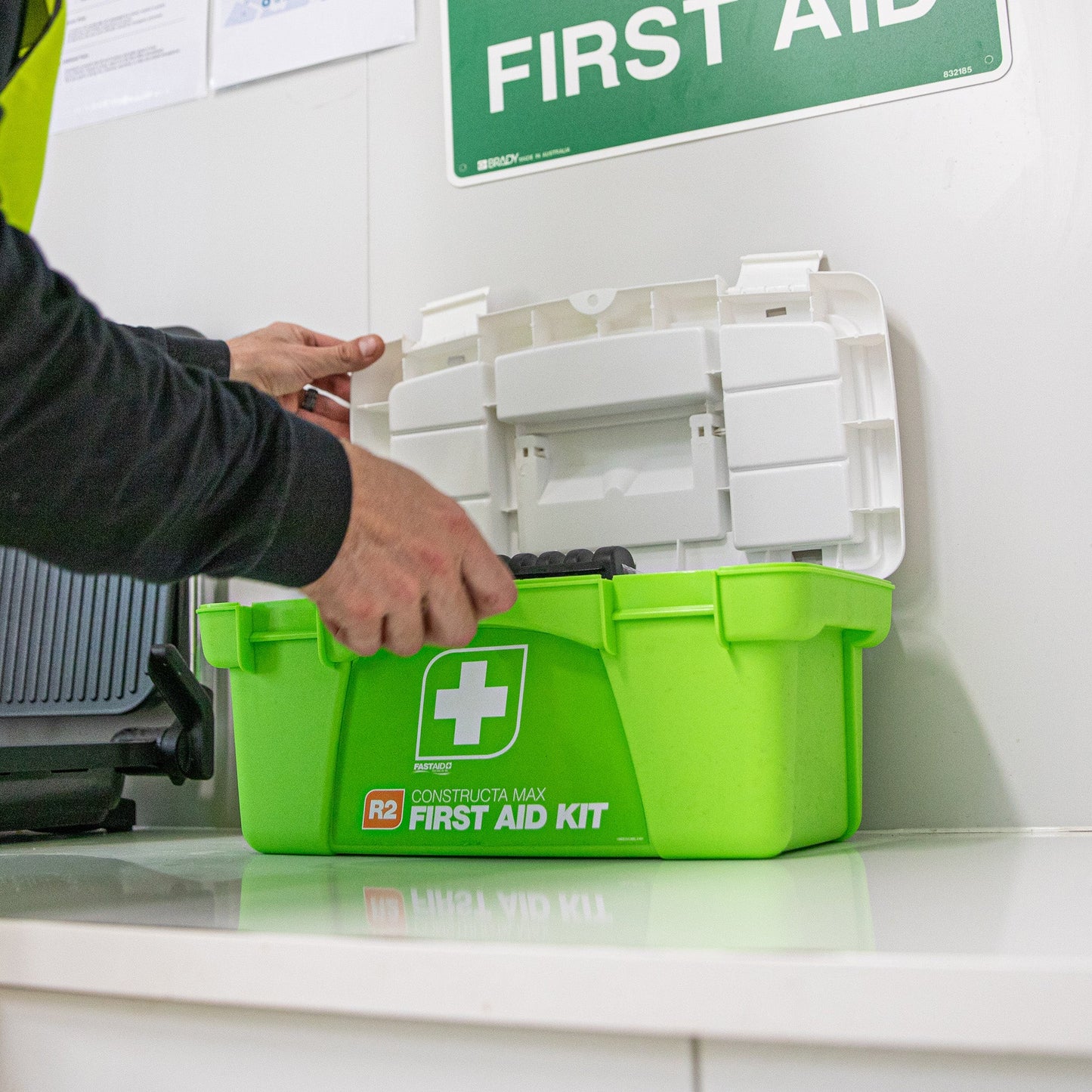 FastAid R1 Vehicle Max™ Plastic Portable First Aid Kit