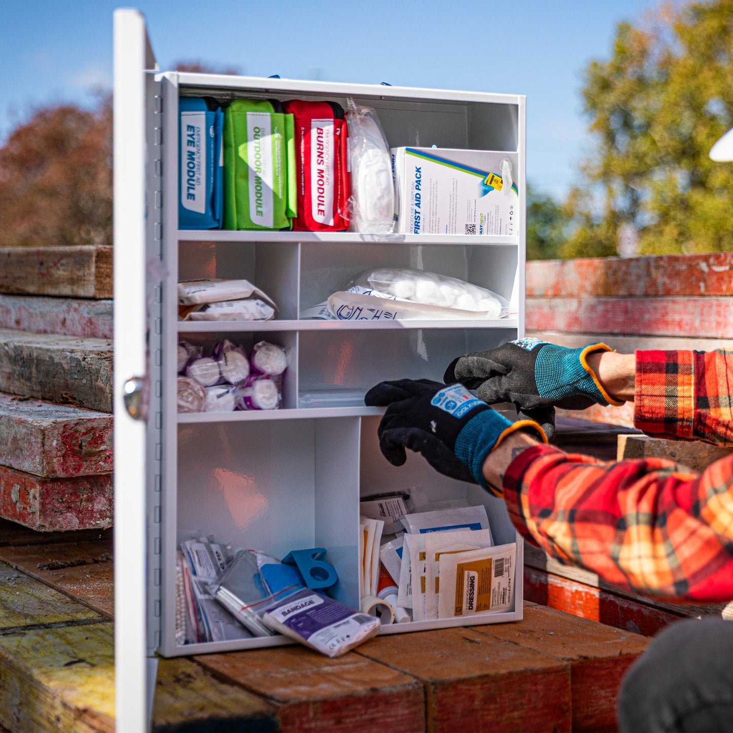 FastAid R4 Constructa Medic™ Metal Cabinet First Aid Kit