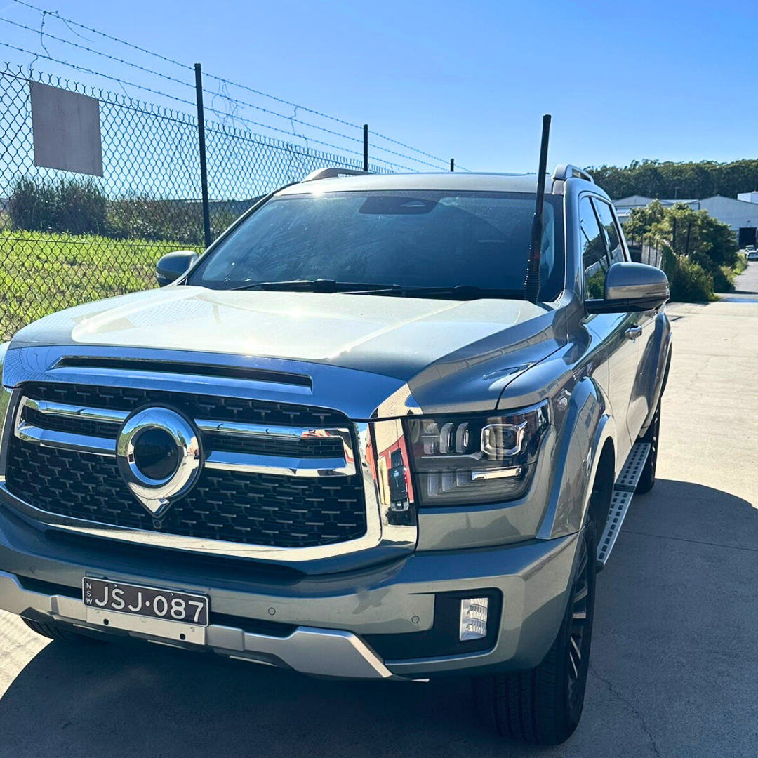 2024-2025 GWM Cannon Alpha Bonnet Hinge UHF Antenna Bracket