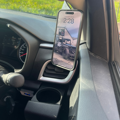 2021-2024 Isuzu MU-X Phone Mount