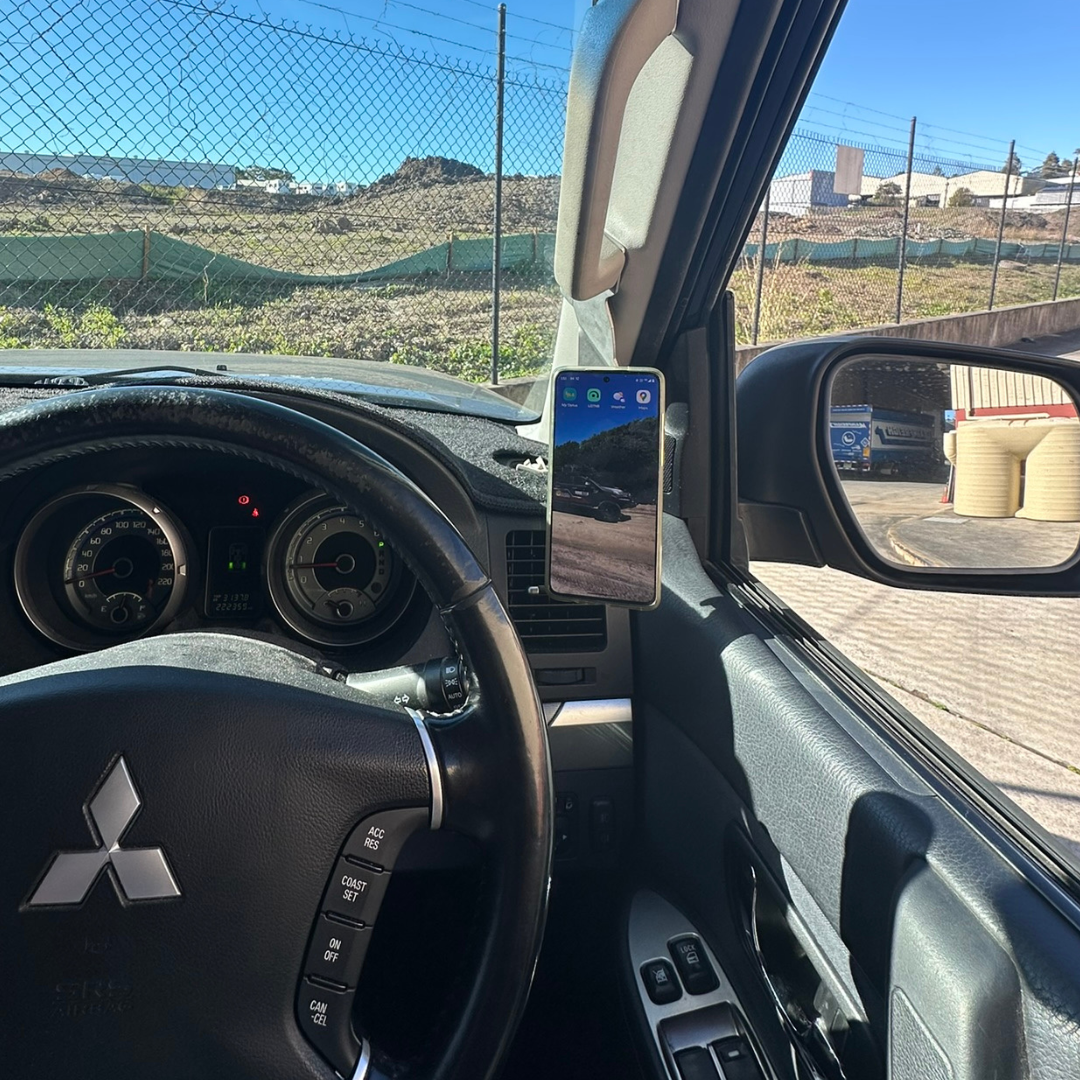 Mitsubishi Pajero Phone Mount