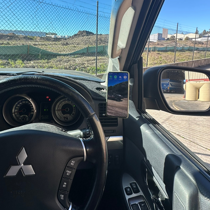Mitsubishi Pajero Phone Mount