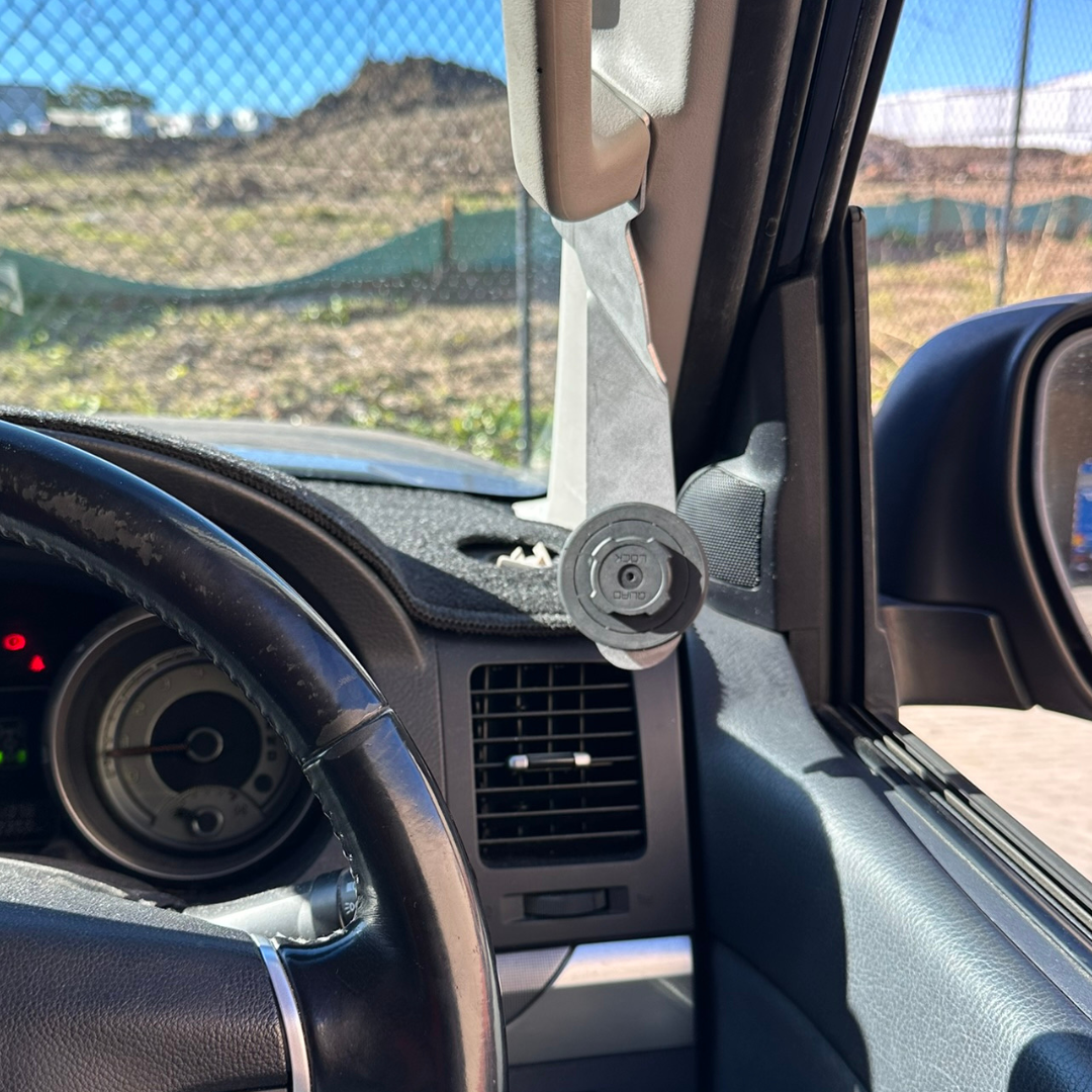 Mitsubishi Pajero Phone Mount