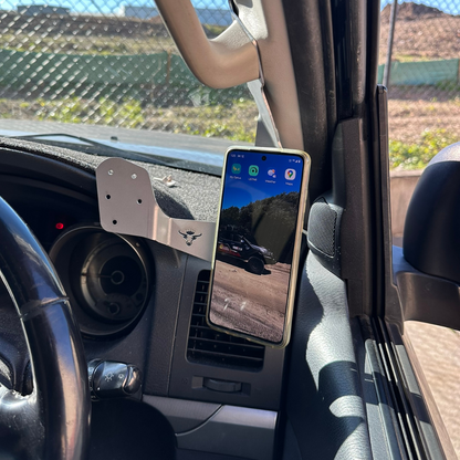 Mitsubishi Pajero Phone & UHF Mount