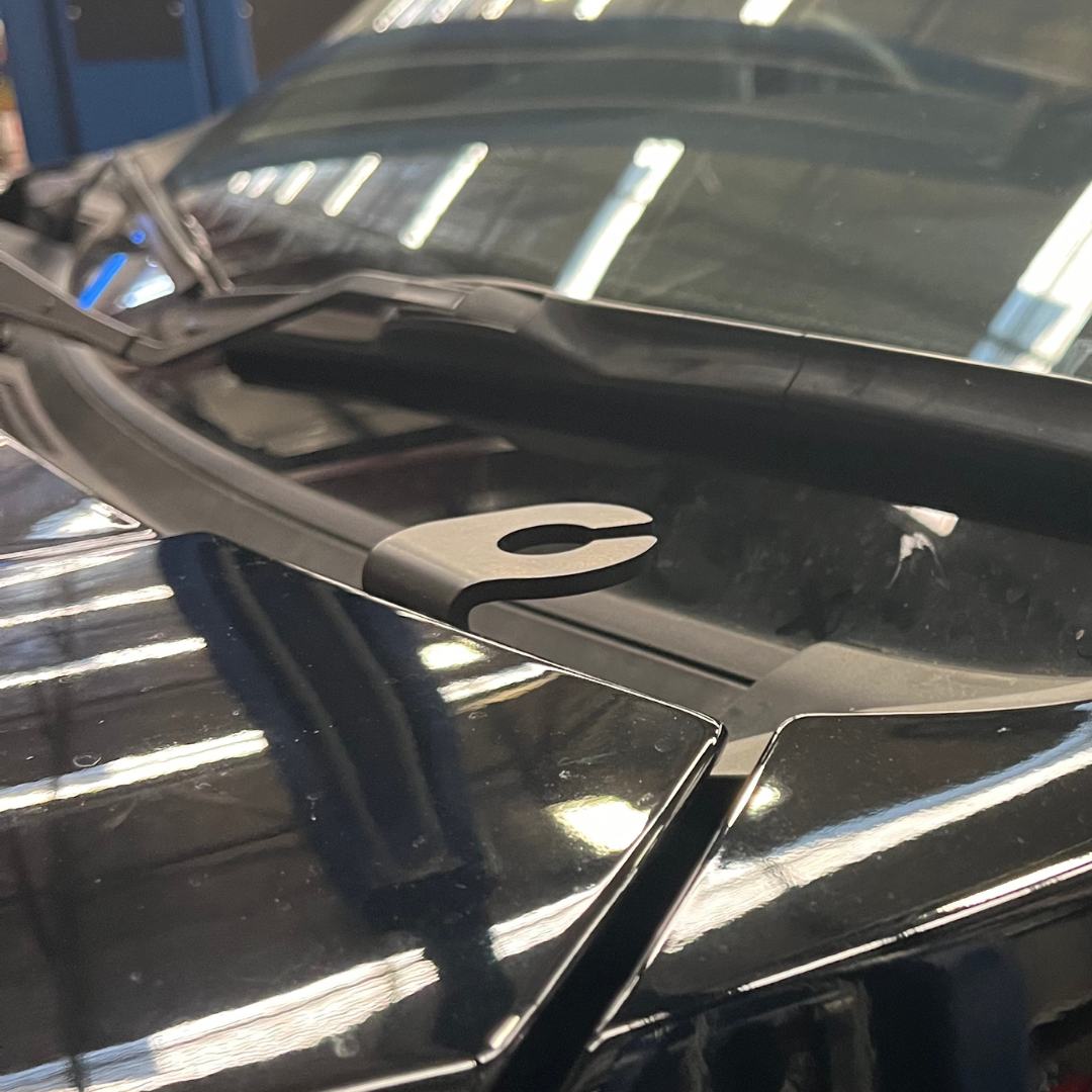 2022-2024 Mitsubishi Pajero Sport Bonnet Hinge UHF Antenna Bracket