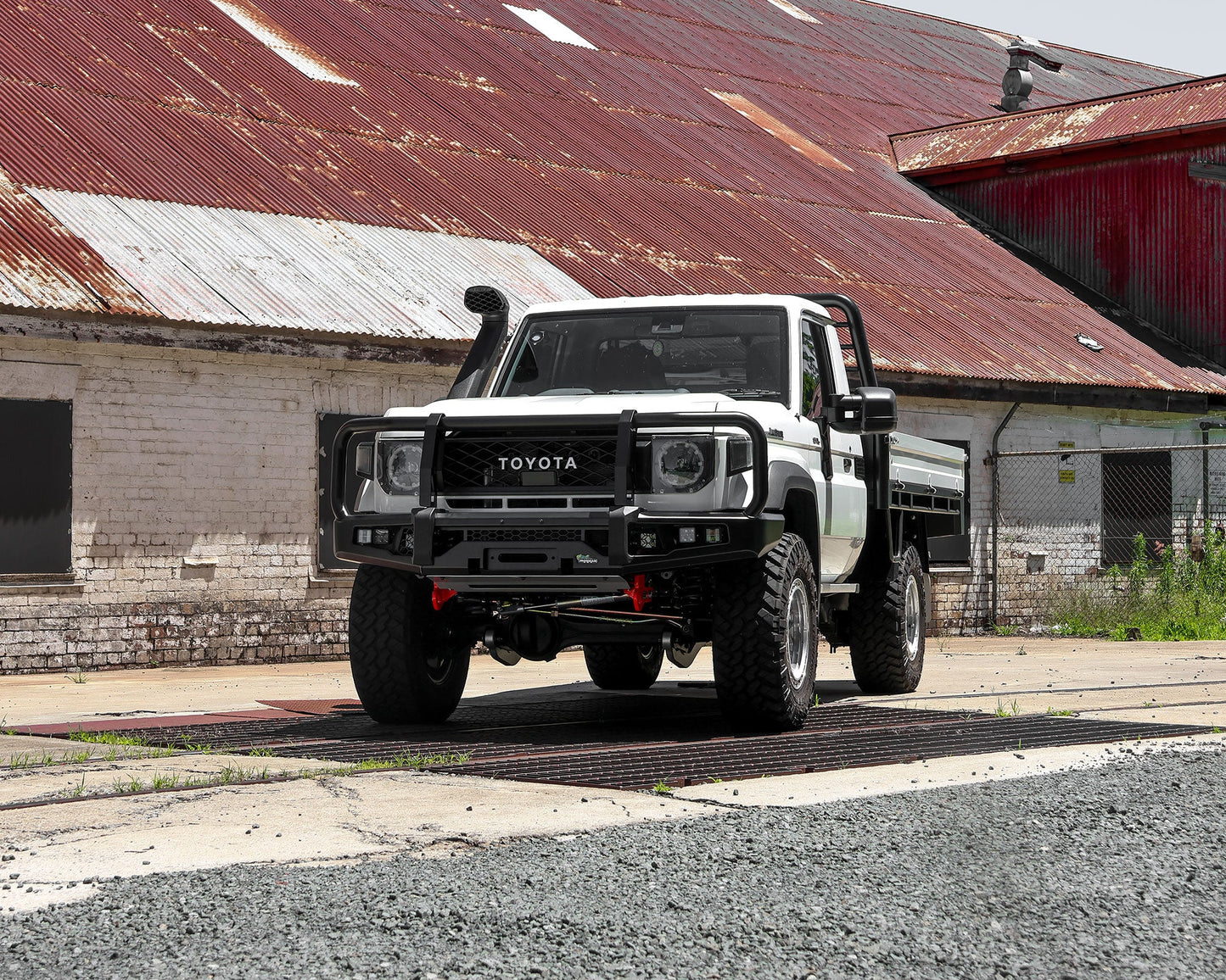APEX Bull Bar & Lights Kit
