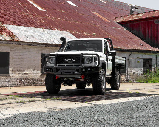 APEX Bull Bar & Lights Kit